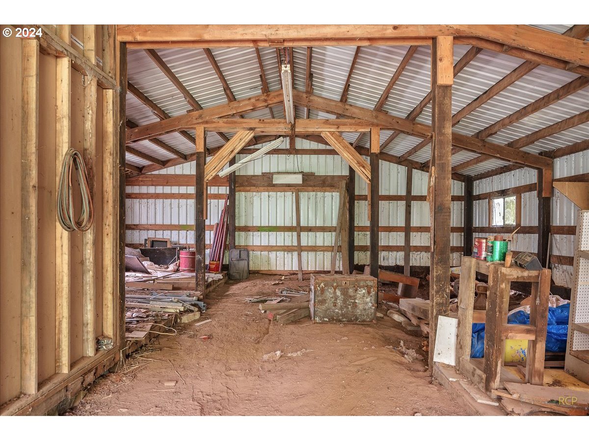 56925 Walker Road Scappoose, OR 97056 - Photo 35 of 40