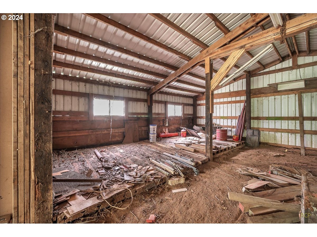56925 Walker Road Scappoose, OR 97056 - Photo 36 of 40 a view of a bedroom