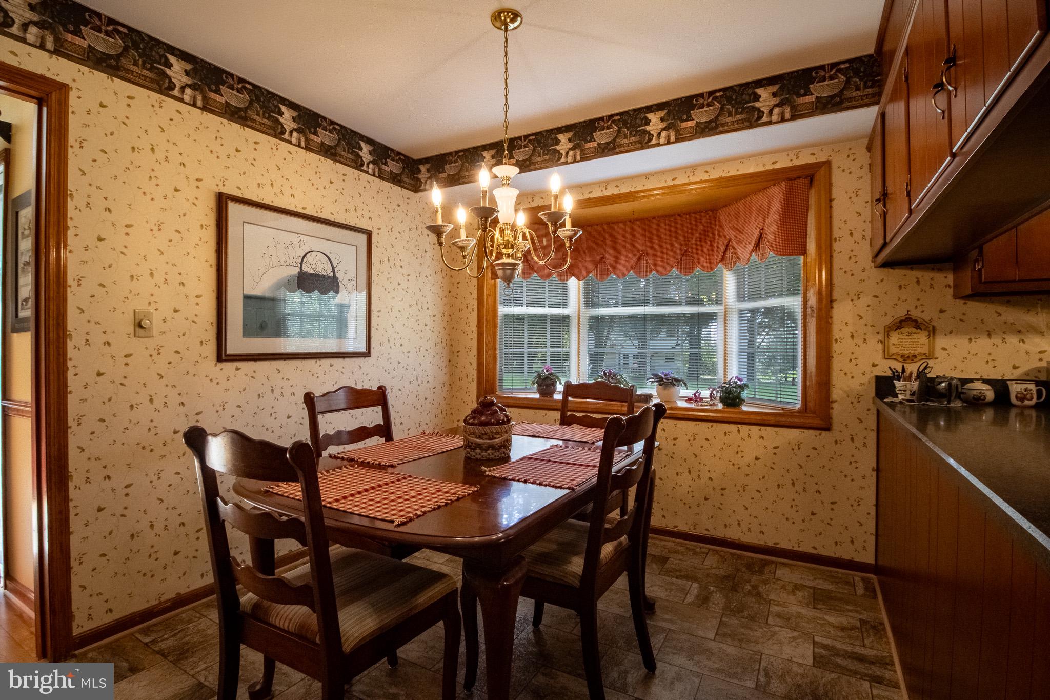2912 Ridge Road South Martinsburg, WV 25403 - Photo 17 of 57 Breakfast area