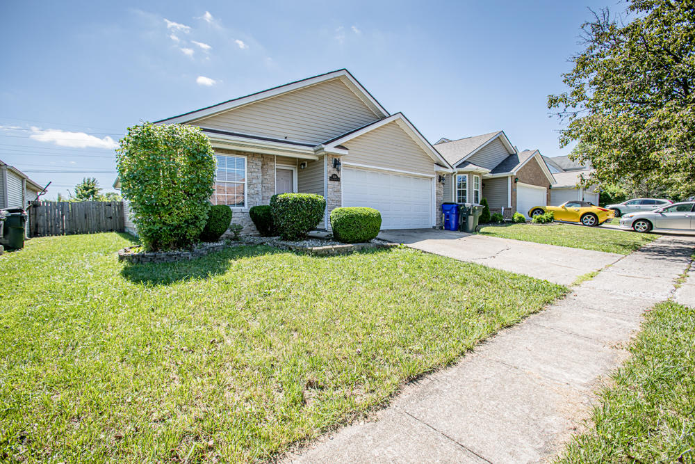 2541 Spring Valley Loop Lexington, KY 40511 - Photo 2 of 33 1F9A1824