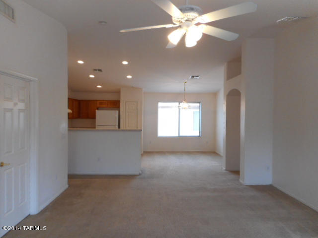 8404 West Benidorm Loop Tucson, AZ 85757 - Photo 7 of 33