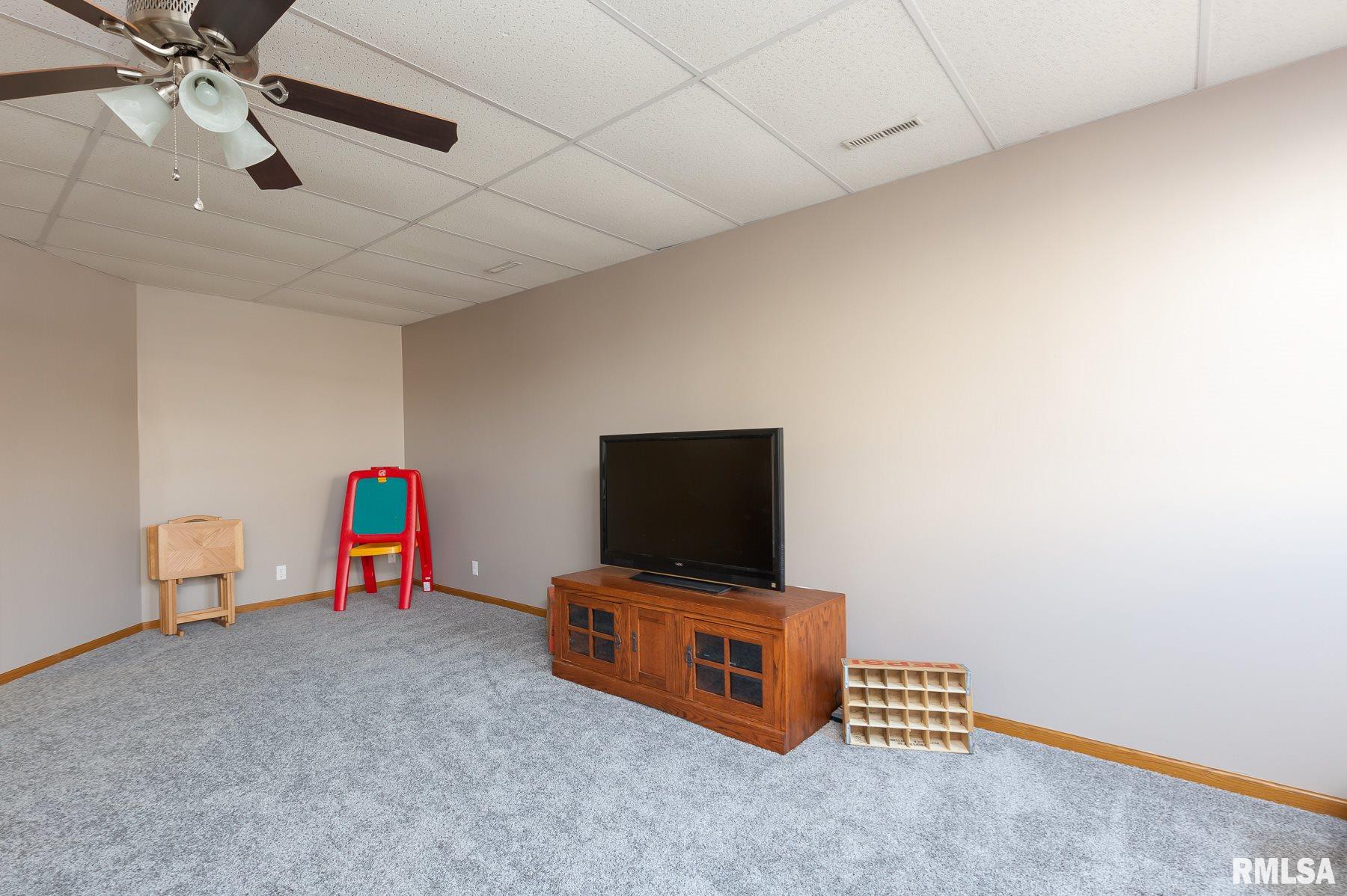 5210 Remington Road Bettendorf, IA 52722 - Photo 32 of 37 Gallery Image 32