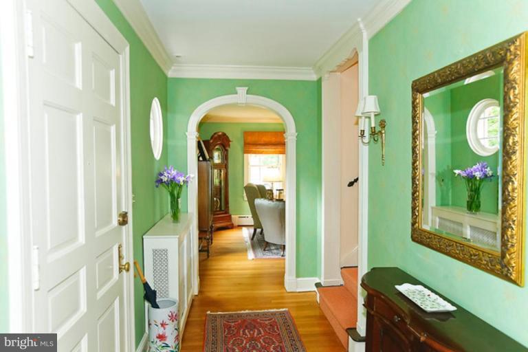 1719 Hoban Road Northwest Washington, DC 20007 - Photo 2 of 19 Entrance / Foyer