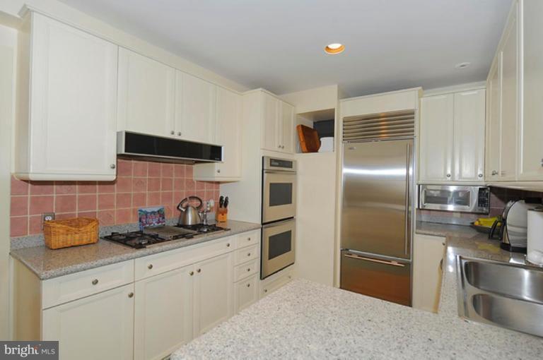 1719 Hoban Road Northwest Washington, DC 20007 - Photo 8 of 19 Kitchen
