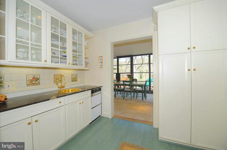 1719 Hoban Road Northwest Washington, DC 20007 - Photo 9 of 19 Butler's pantry/Kitchen