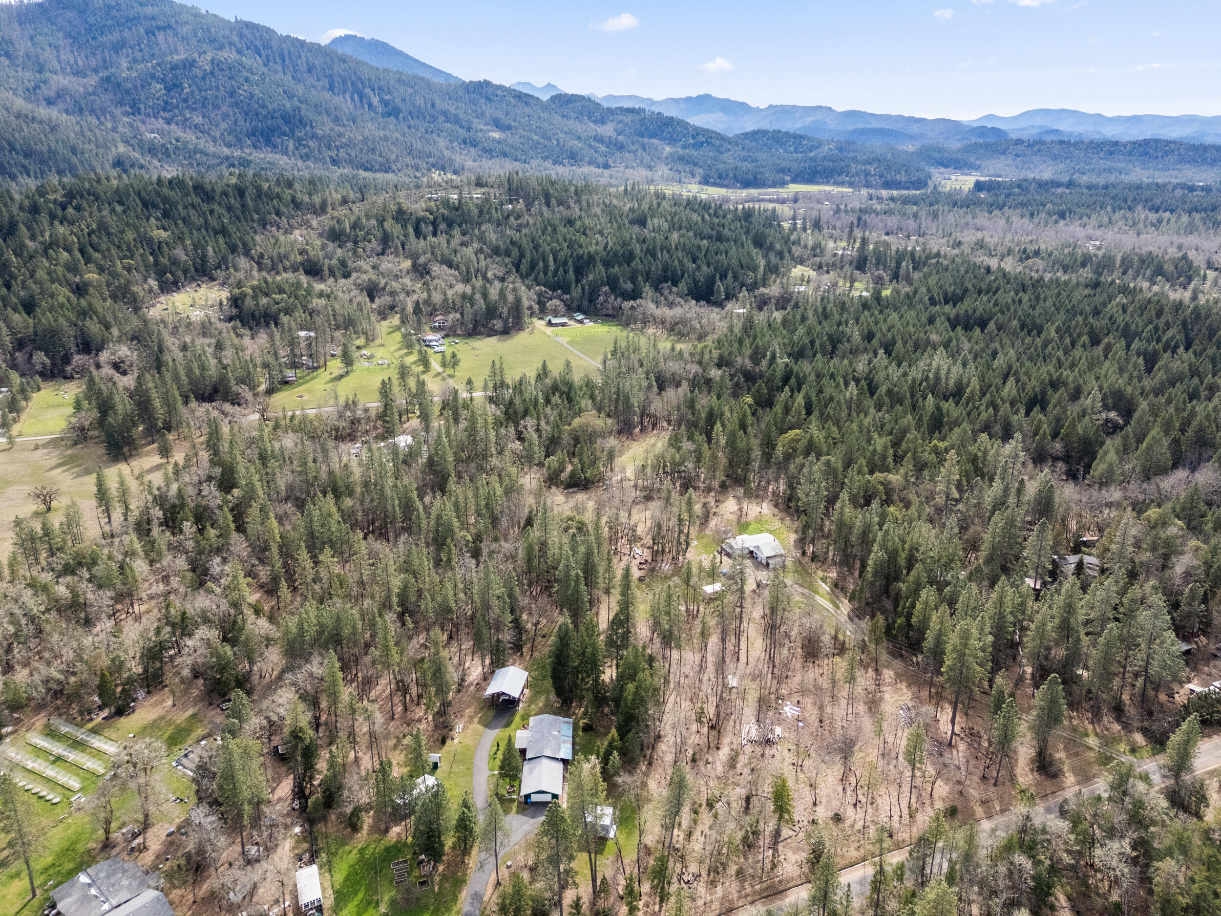522 Jackadel Lane Cave Junction, OR 97523 - Photo 11 of 22 522 jackadel ln, cave junction, or 97523