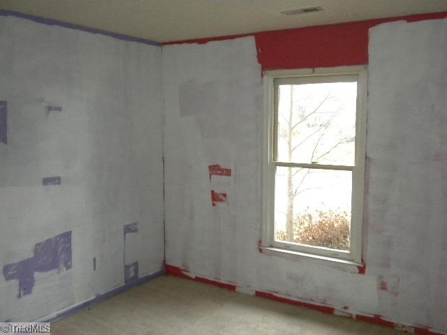 3523 Markham Road Greensboro, NC 27405 - Photo 6 of 7 2nd Bedroom.