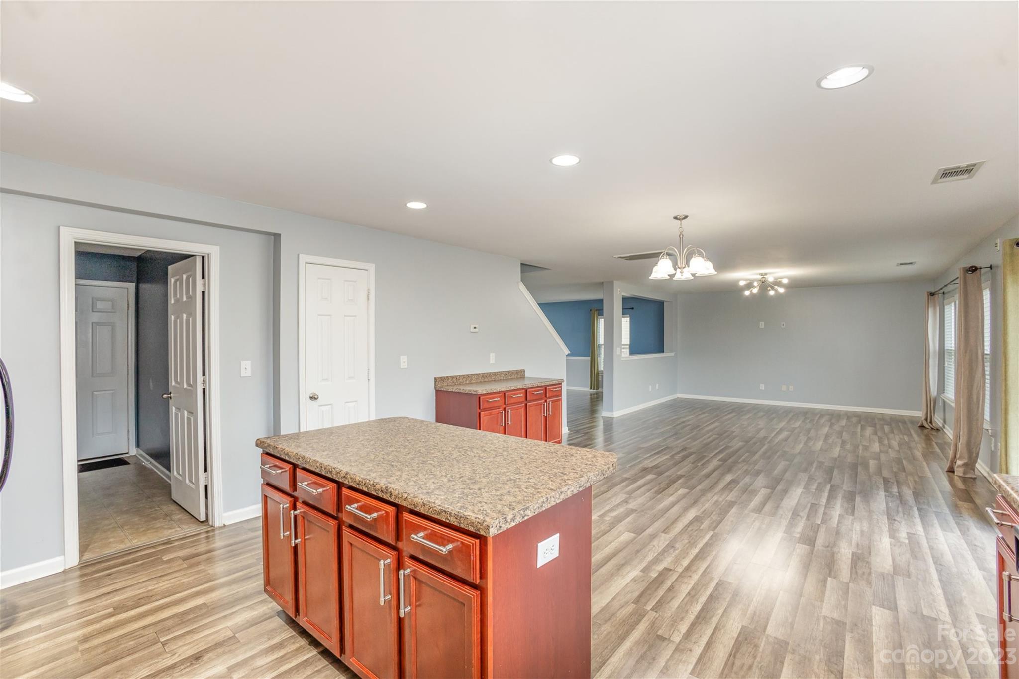 9048 Seamill Road Charlotte, NC 28278 - Photo 13 of 37 Gallery Image 13