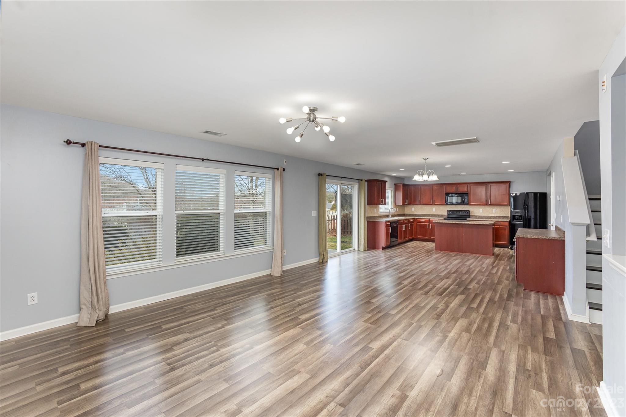 9048 Seamill Road Charlotte, NC 28278 - Photo 6 of 37 Gallery Image 6