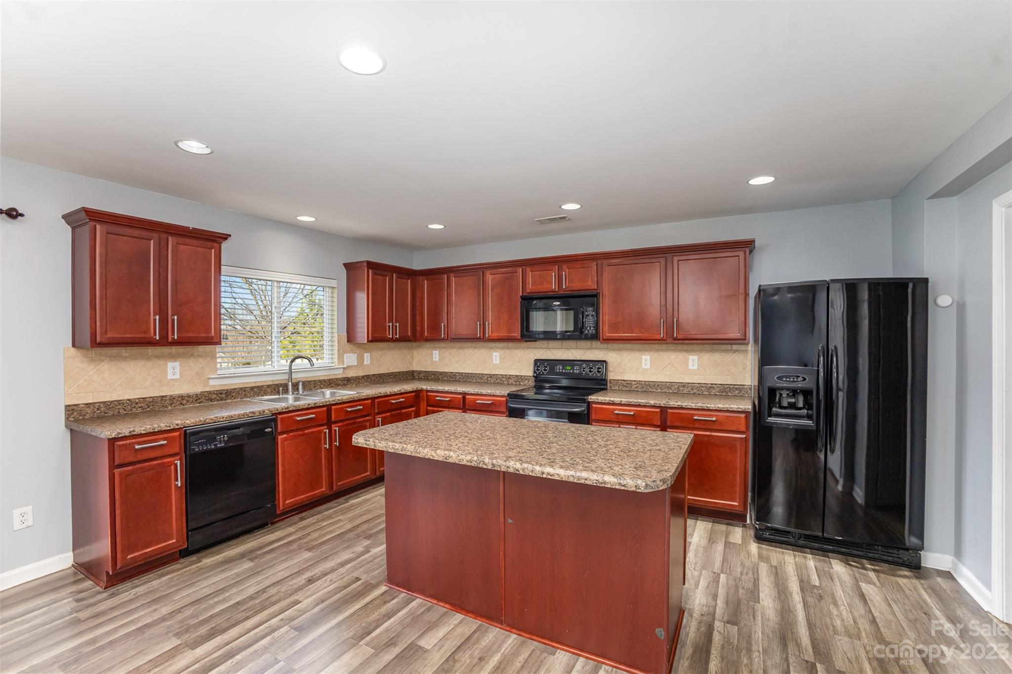 9048 Seamill Road Charlotte, NC 28278 - Photo 10 of 37 Gallery Image 10