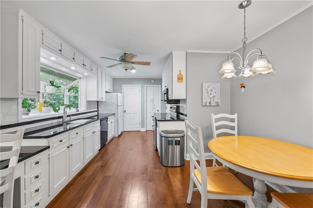 684 Honeysuckle Road Gainesville, GA 30501 - Photo 11 of 54