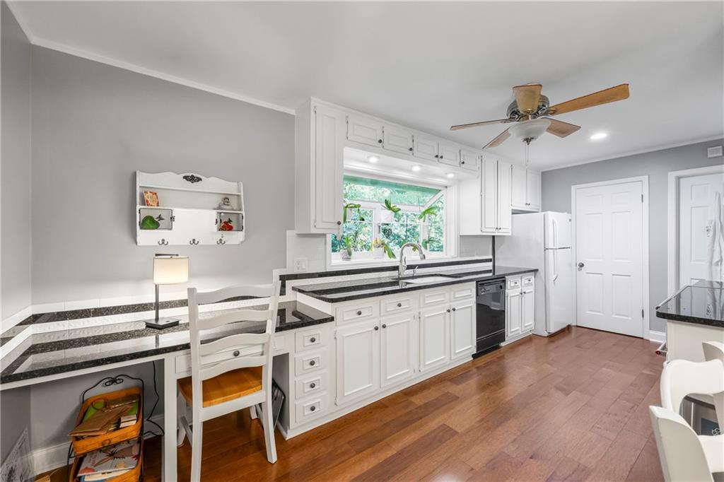 684 Honeysuckle Road Gainesville, GA 30501 - Photo 13 of 54