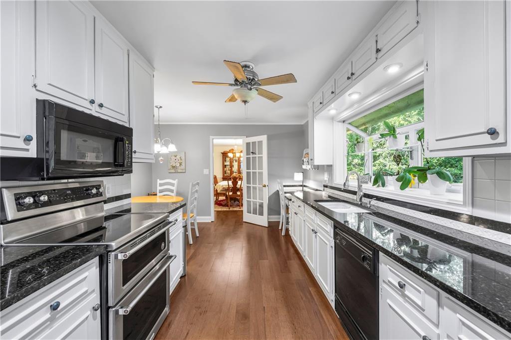 684 Honeysuckle Road Gainesville, GA 30501 - Photo 14 of 54