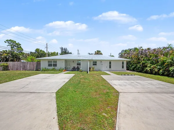 $600,000 | 3961 Southeast Dixie Ross Street, Stuart, FL 34997
