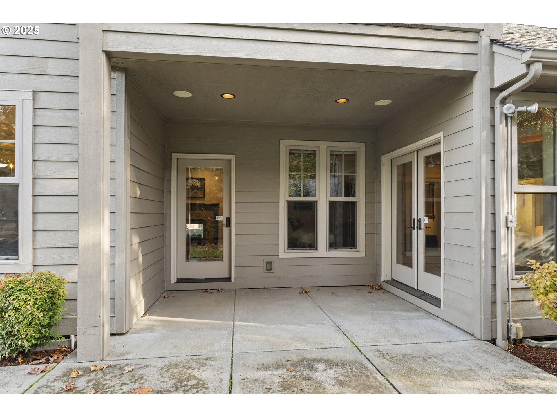 6035 Fernhill Loop Springfield, OR 97478 - Photo 46 of 48 a view of a entryway of the house