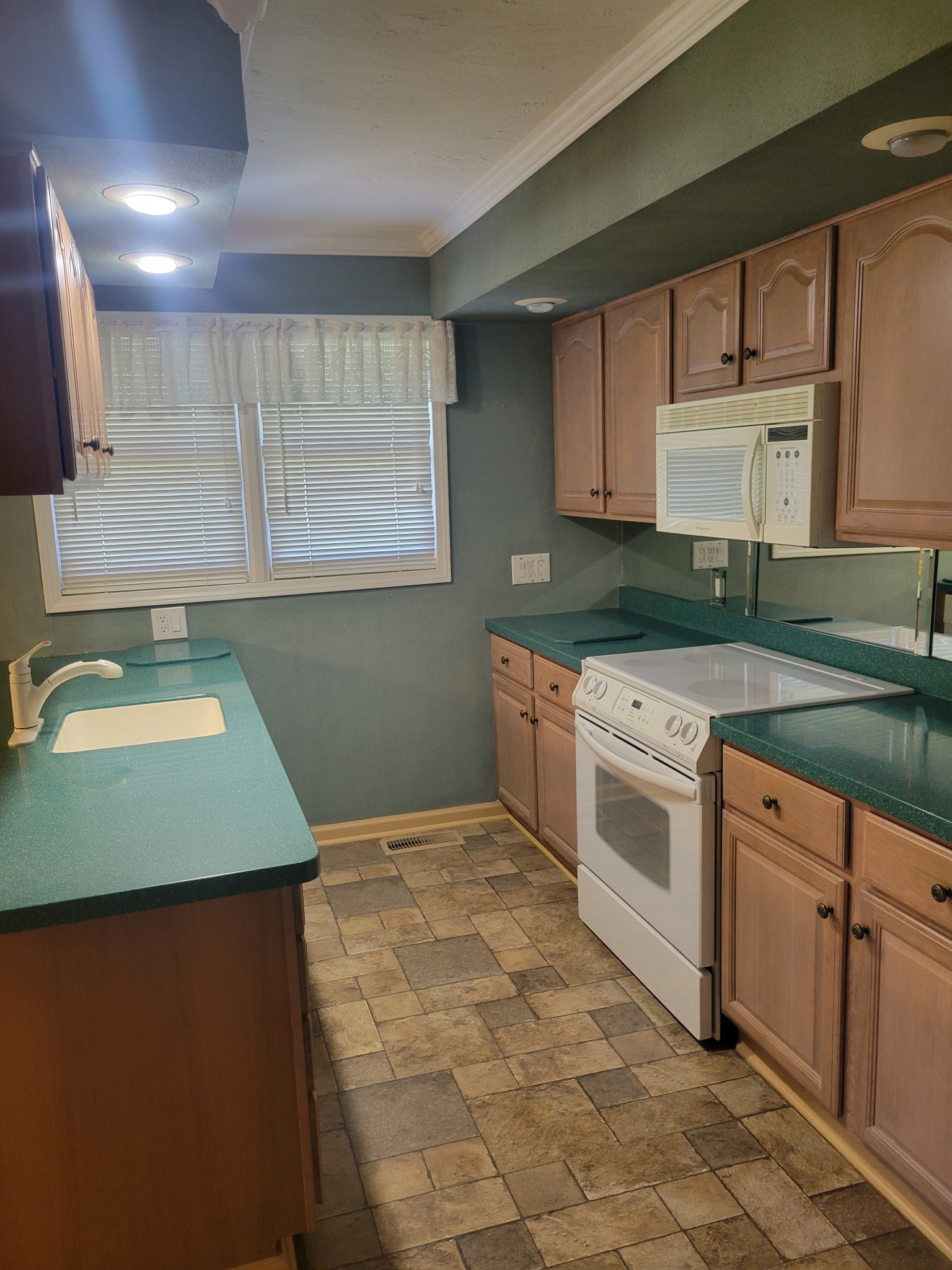 112 Lankford Road Paris, TN 38242 - Photo 6 of 16 Gallery Image 6