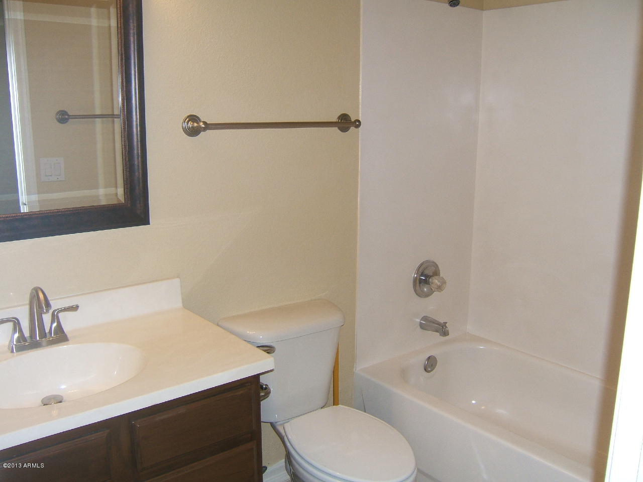 4720 East Swilling Road Phoenix, AZ 85050 - Photo 8 of 10 Sparkling Guest Bathroom