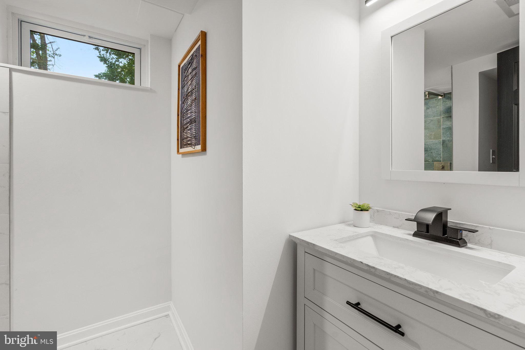 911 Kerwin Road Silver Spring, MD 20901 - Photo 36 of 54 Full bathroom
(lower level)