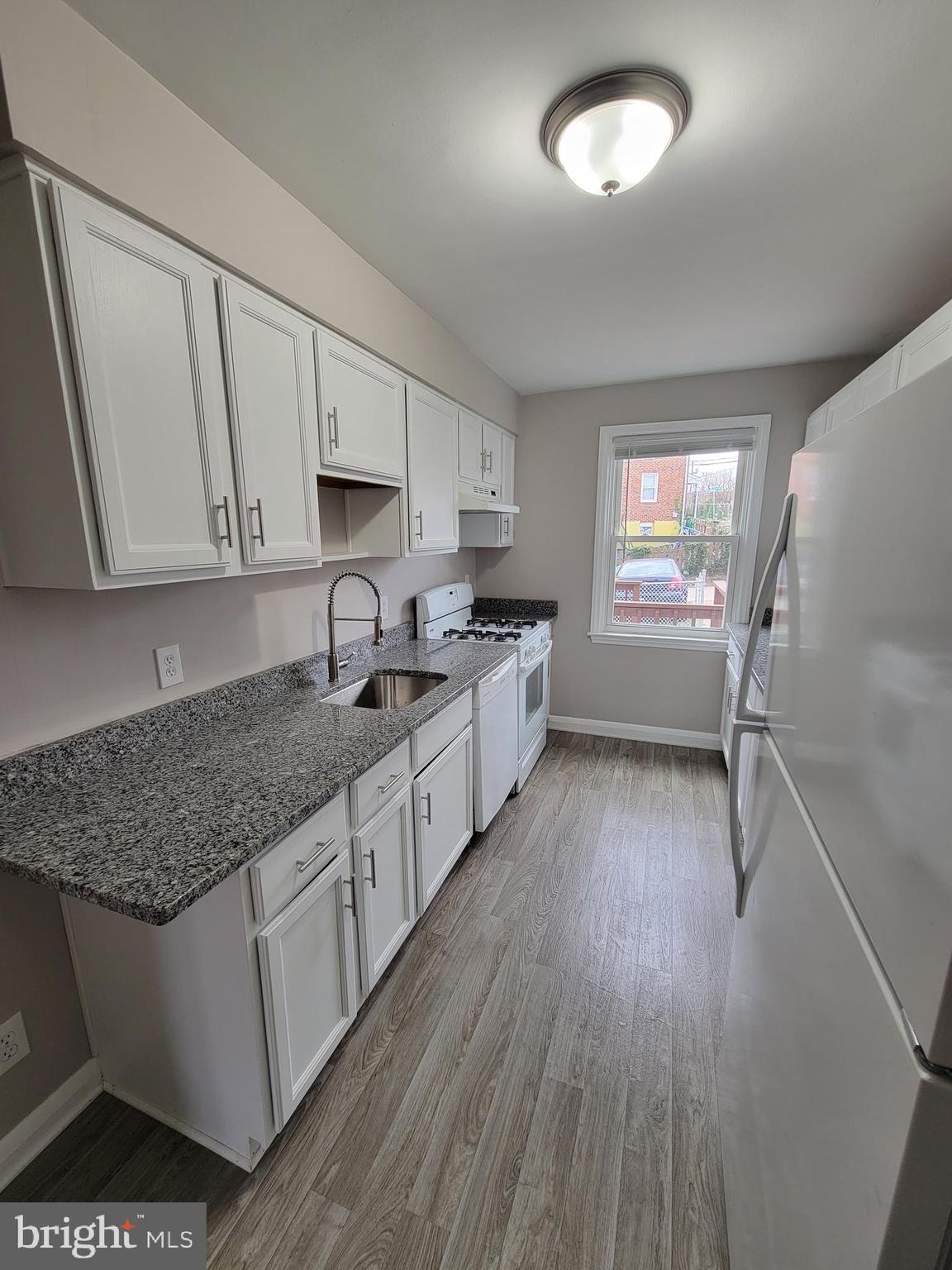 4635 Wilkens Avenue Baltimore, MD 21229 - Photo 2 of 12