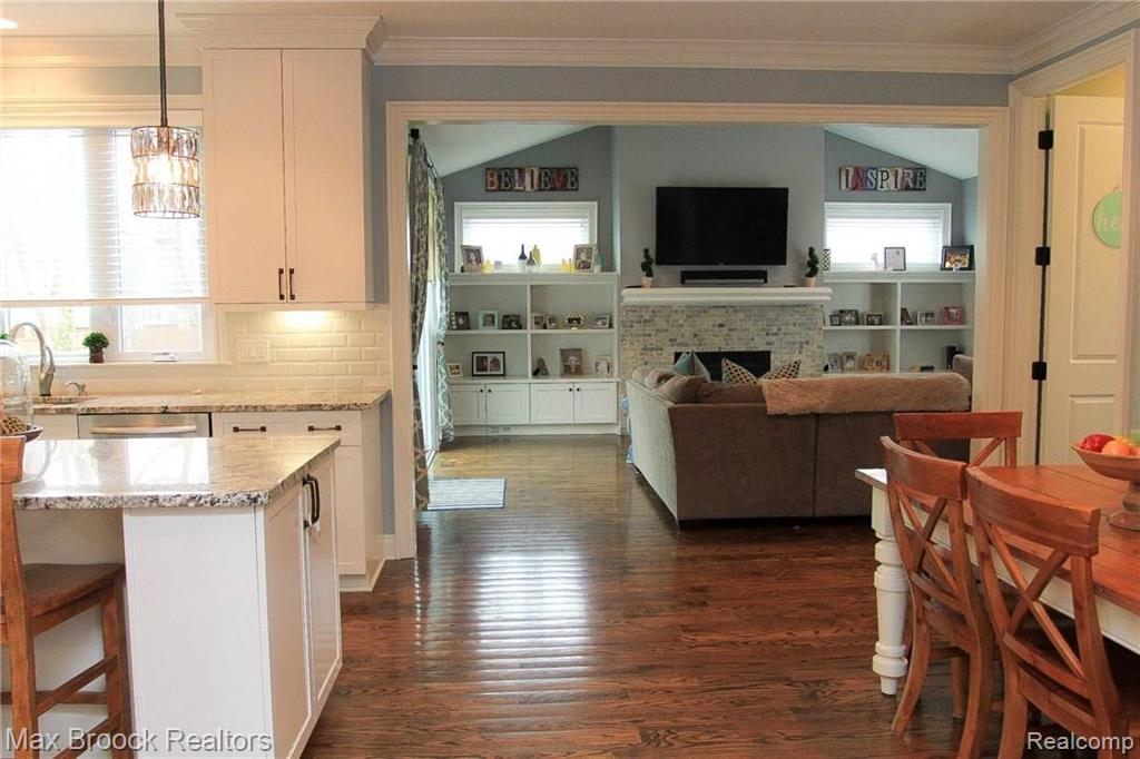 2165 Yorkshire Road Birmingham, MI 48009 - Photo 20 of 38 Gallery Image 20