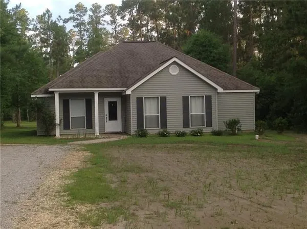 $1,750 | 25094 Lowe Davis Road, Covington, LA 70435