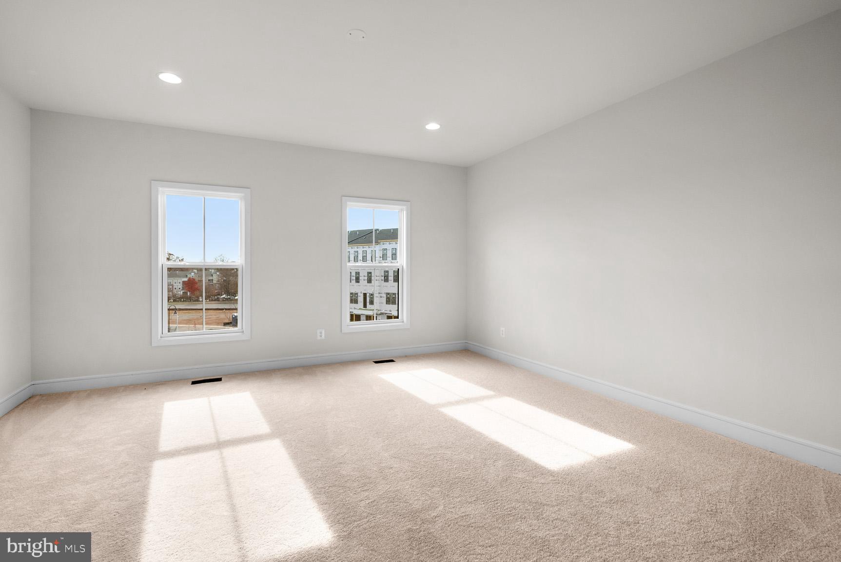 43423 Farringdon Square Ashburn, VA 20148 - Photo 17 of 31 a view of an empty room with a window