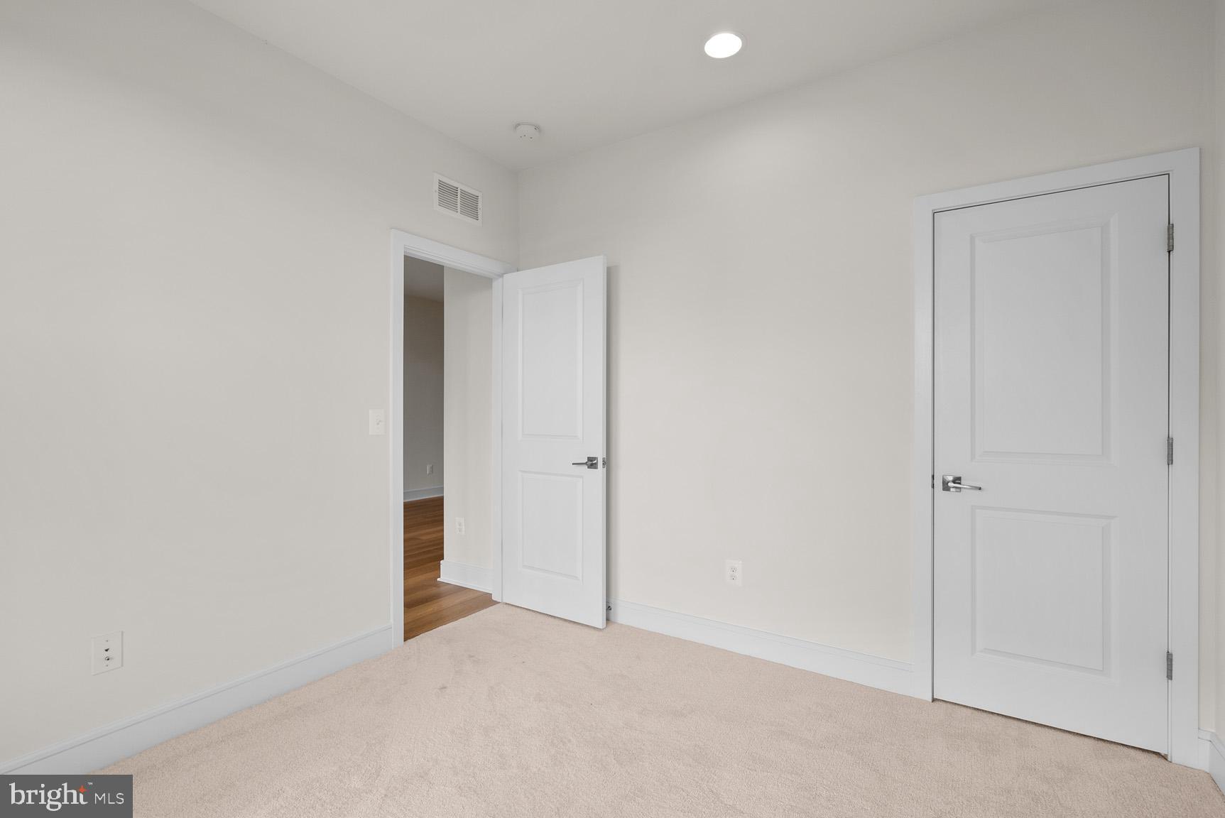 43423 Farringdon Square Ashburn, VA 20148 - Photo 6 of 31 a view of an empty room