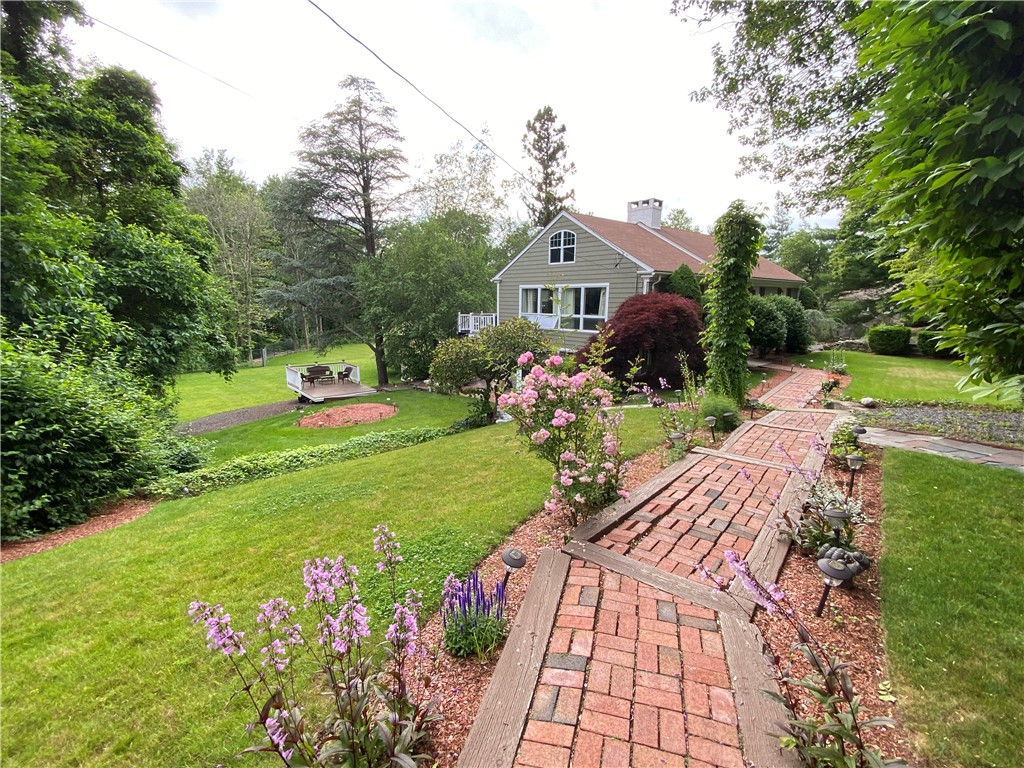 17 Evergreen Road Lincoln, RI 02865 - Photo 1 of 36 Gallery Image 1