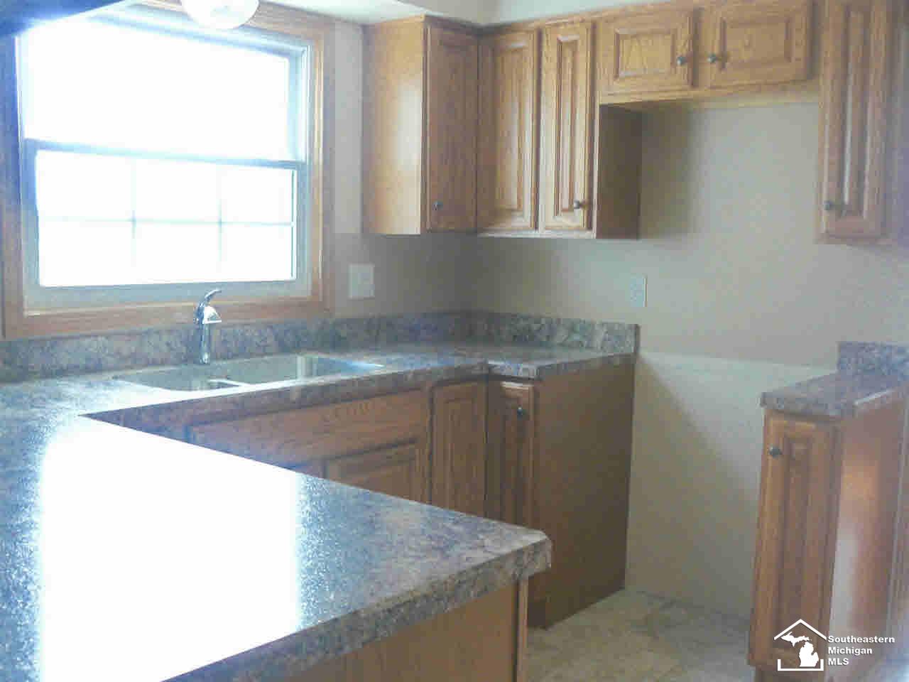 6267 Colf Road Carleton, MI 48117 - Photo 10 of 28