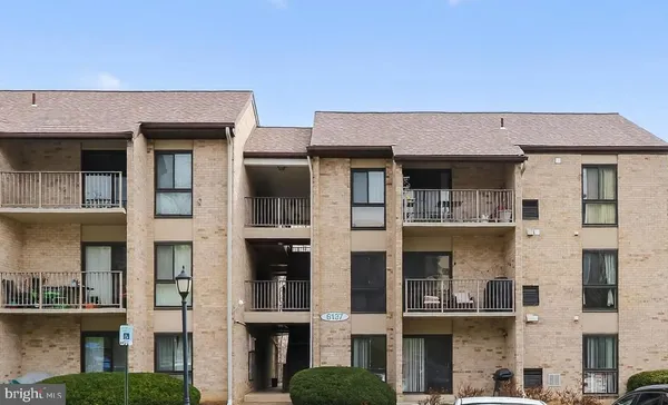 $2,200 | 6137 Edsall Road, Unit I, Alexandria, VA 22304