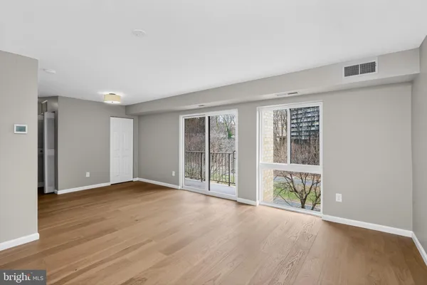 $2,200 | 6137 Edsall Road, Unit I, Alexandria, VA 22304
