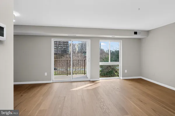 $2,200 | 6137 Edsall Road, Unit I, Alexandria, VA 22304