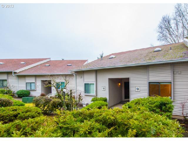 4596 Southwest Comus Place, Unit 6B Portland, OR 97219 - Photo 1 of 16 Gallery Image 1