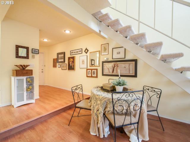 4596 Southwest Comus Place, Unit 6B Portland, OR 97219 - Photo 3 of 16 Gallery Image 3