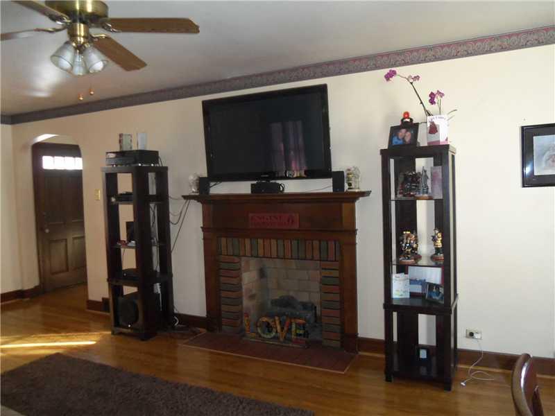295 Fremont Road Charleroi, PA 15022 - Photo 7 of 13 Living Room.