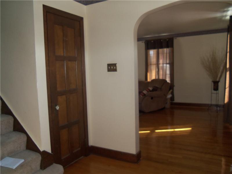 295 Fremont Road Charleroi, PA 15022 - Photo 8 of 13 Entry/Foyer.