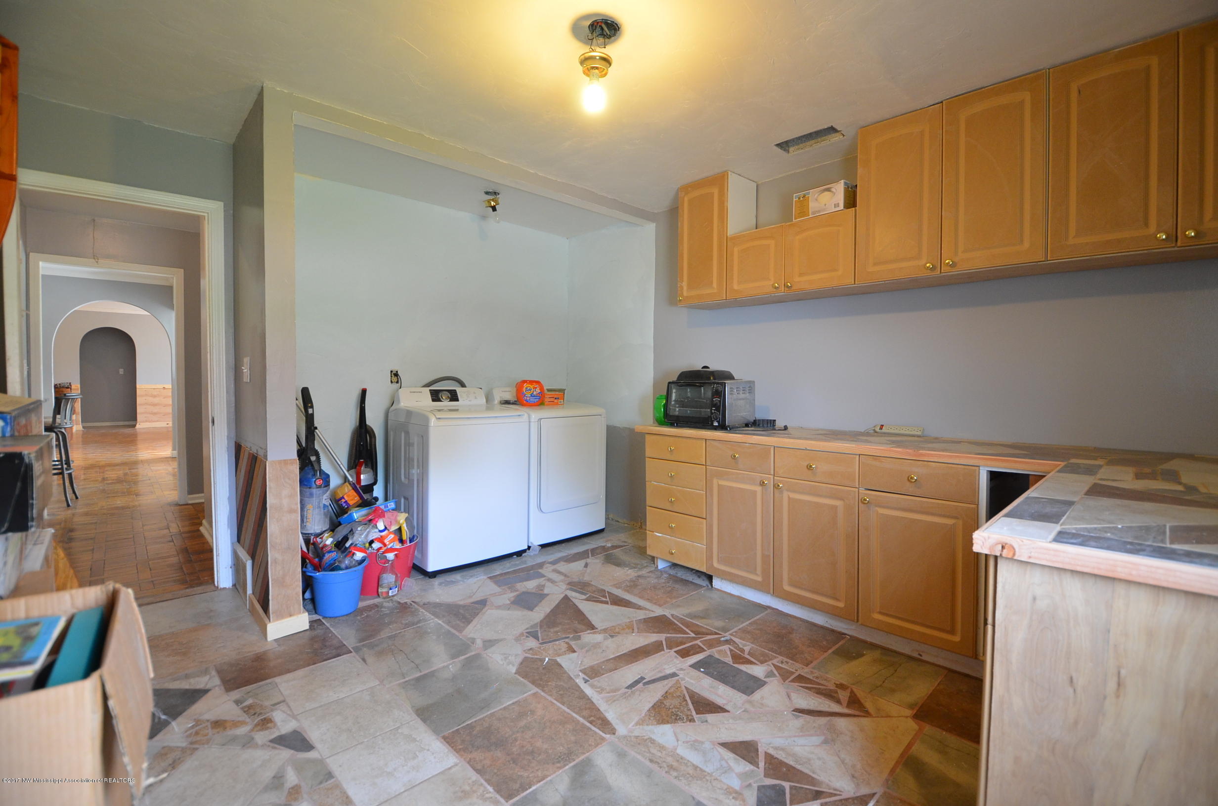 10671 Stark Acres Road Olive Branch, MS 38654 - Photo 22 of 30 MudRoom1