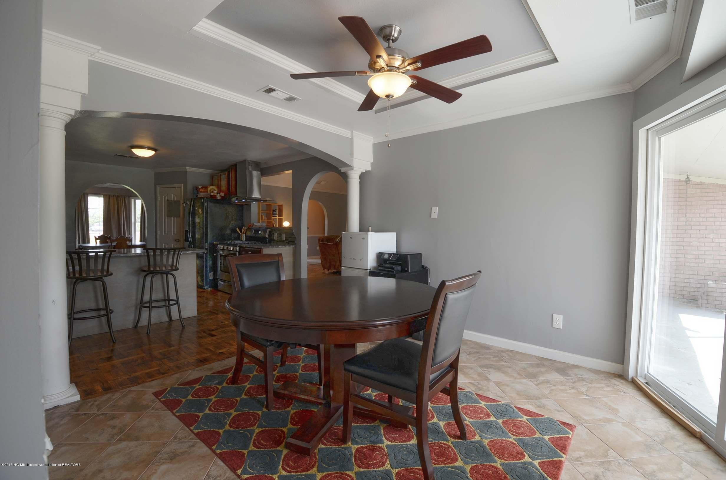 10671 Stark Acres Road Olive Branch, MS 38654 - Photo 10 of 30 Breakfast Area