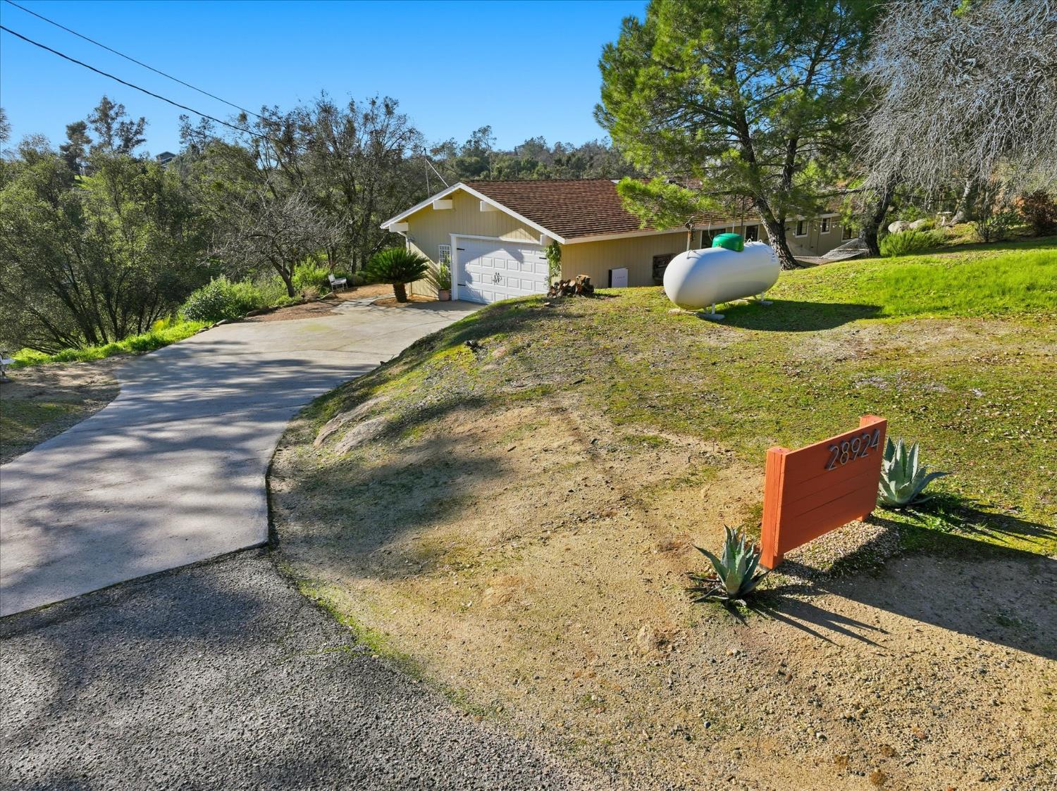 28924 Limestone Way Coarsegold, CA 93614 - Photo 4 of 39