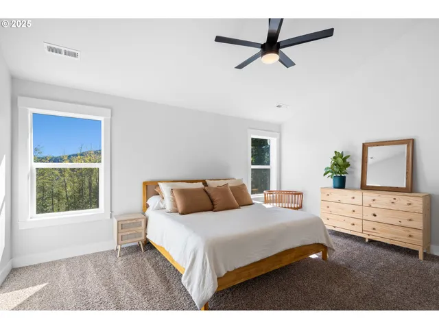 $700,000 | 260 Bald Eagle Road, Ariel, WA 98603