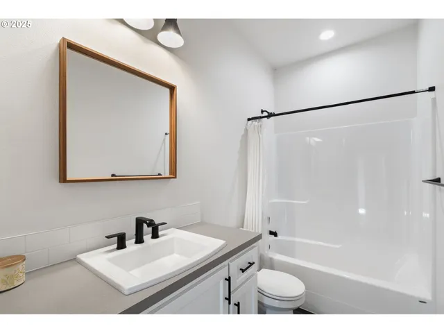 $700,000 | 260 Bald Eagle Road, Ariel, WA 98603