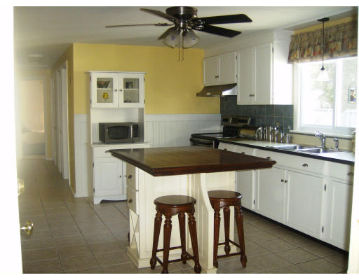 5 Mathieu Drive Chicopee, MA 01020 - Photo 5 of 8 Gallery Image 5