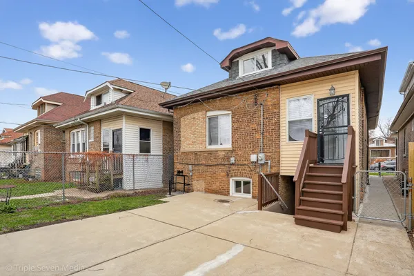 $324,900 | 8132 South Paxton Avenue, Chicago, IL 60617