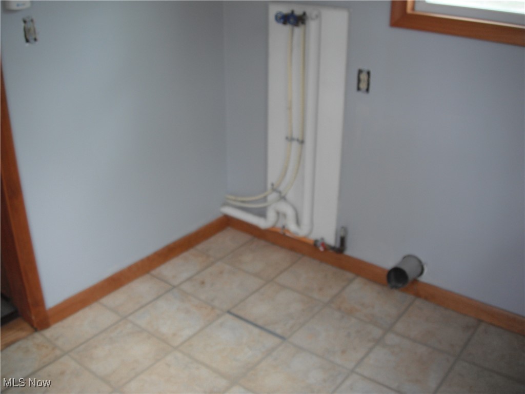 270 North Ridge Road Lorain, OH 44055 - Photo 4 of 24 utility area/back entrance