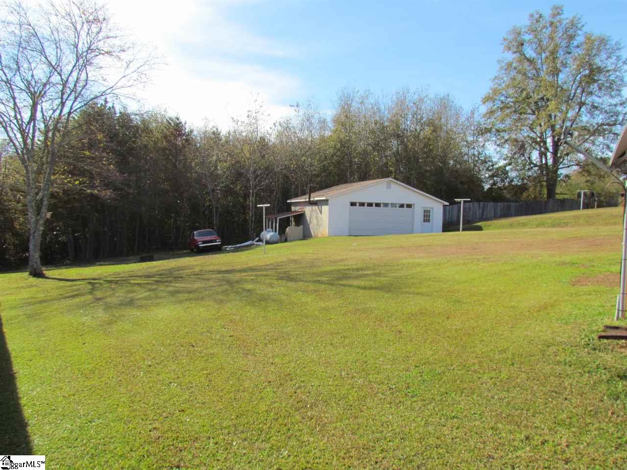 136 Grasshopper Hill Road Pickens, SC 29671 - Photo 5 of 15