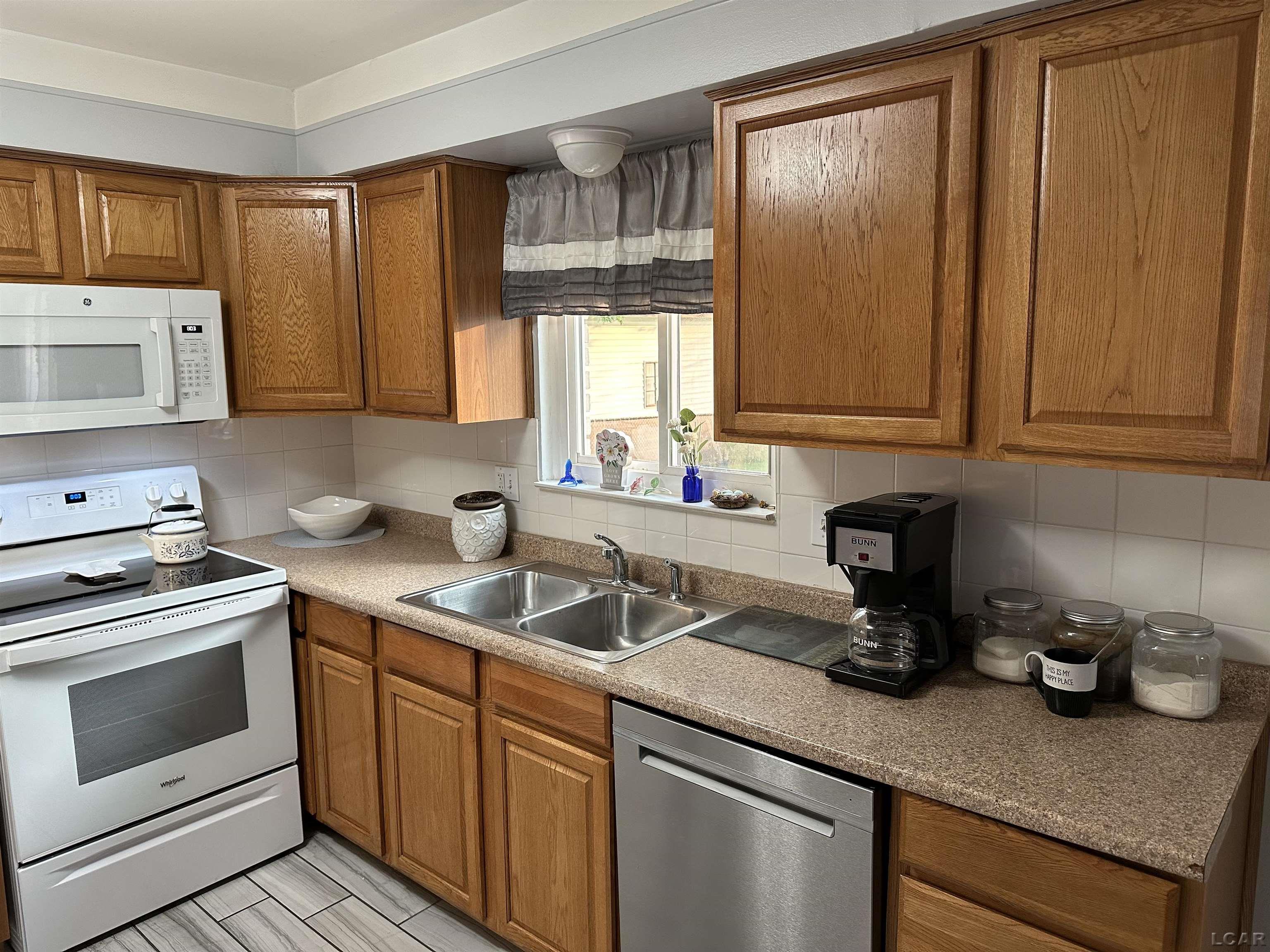 25468 Reeck Road Woodhaven, MI 48183 - Photo 5 of 49