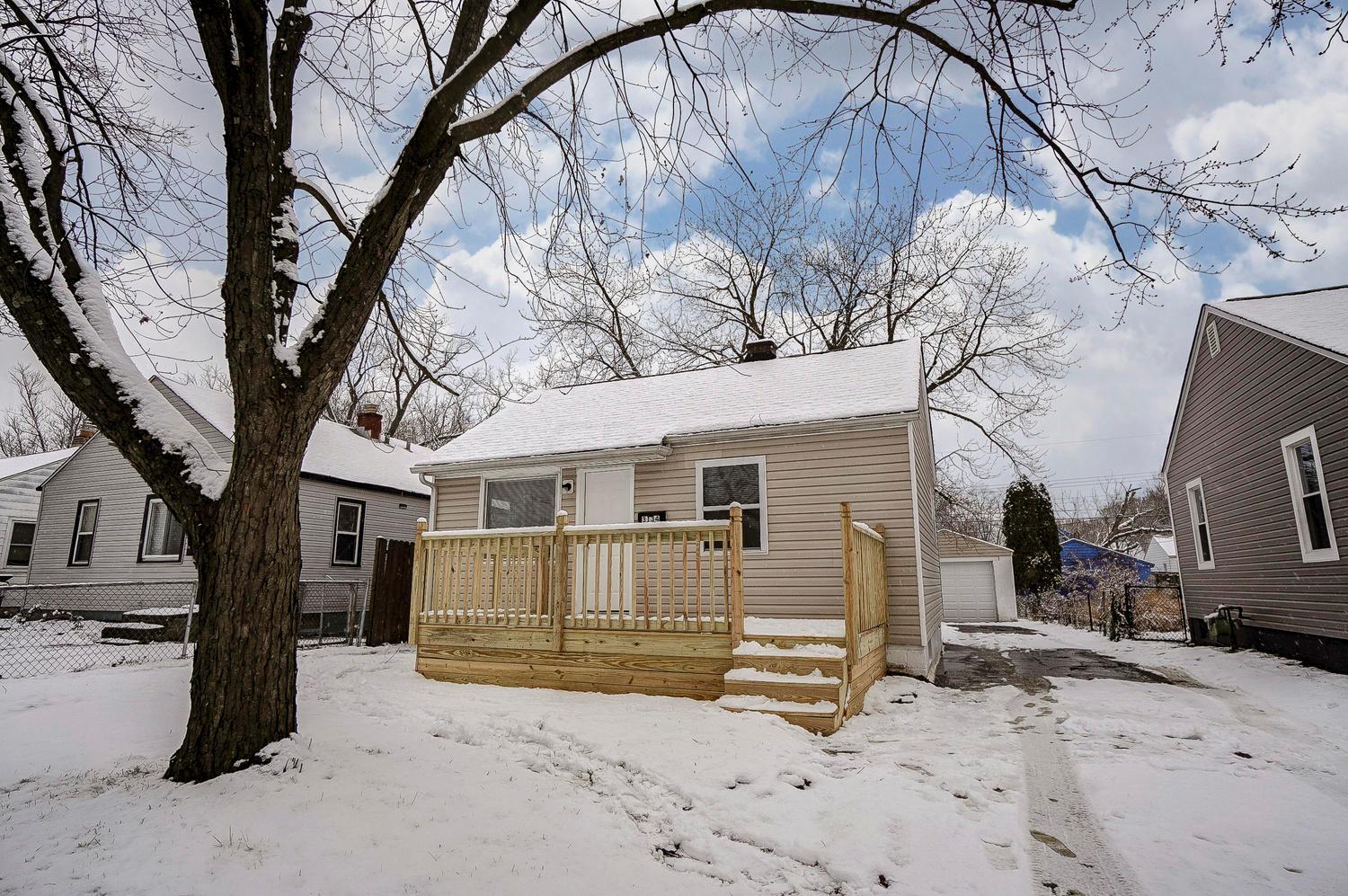 3134 Howey Road Columbus, OH 43224 - Photo 3 of 25