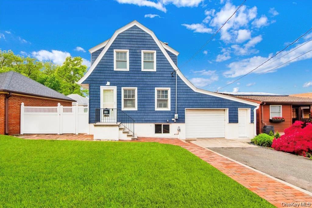Welcome to 211 Bowne St  !