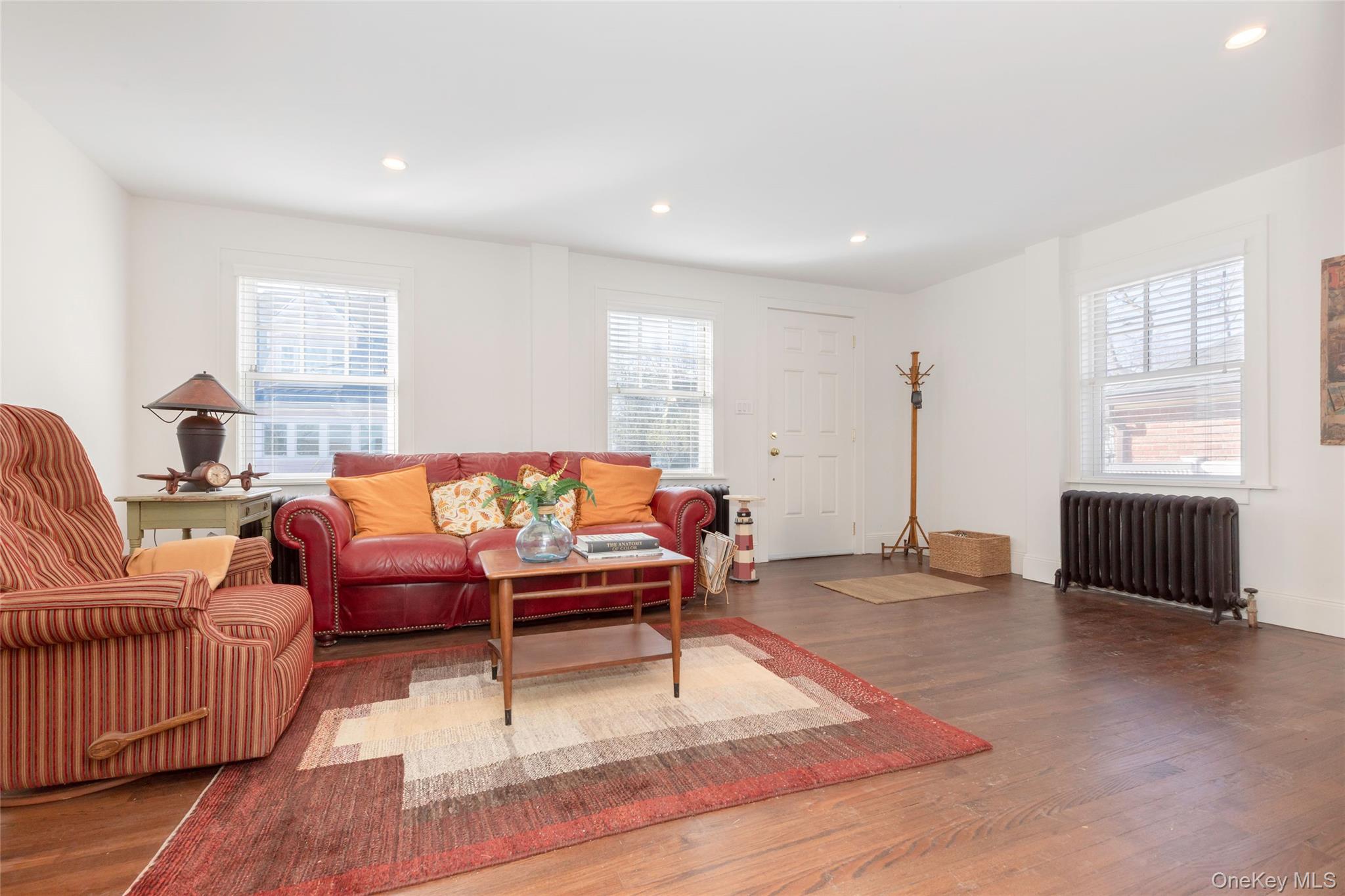 211 Bowne Street Bronx, NY 10464 - Photo 3 of 28
