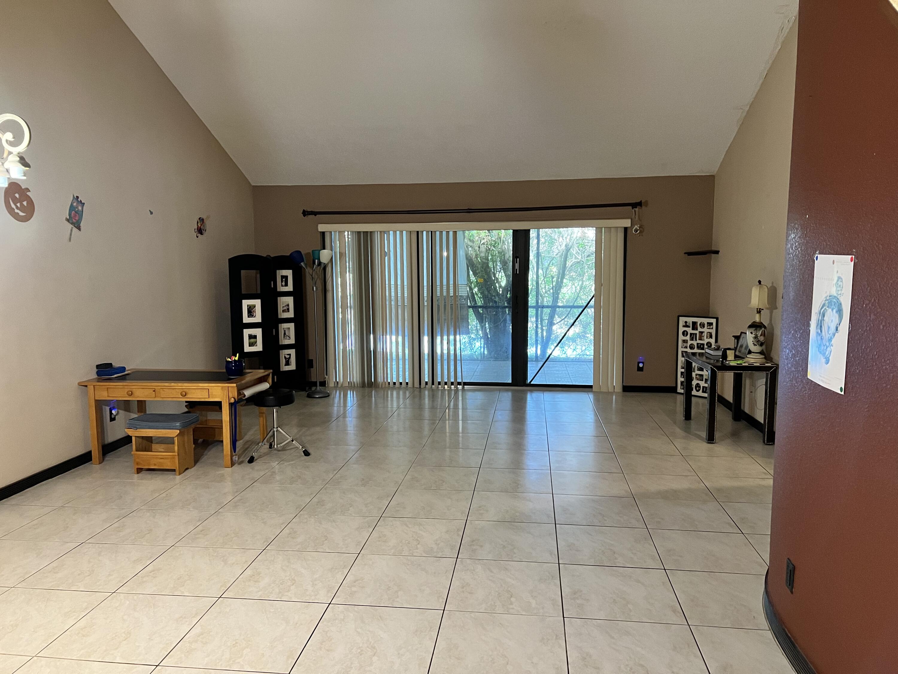 20897 Boca Ridge Drive South Boca Raton, FL 33428 - Photo 6 of 23 3558F187-C1BD-481B-B77F-0A7BDCB017B4